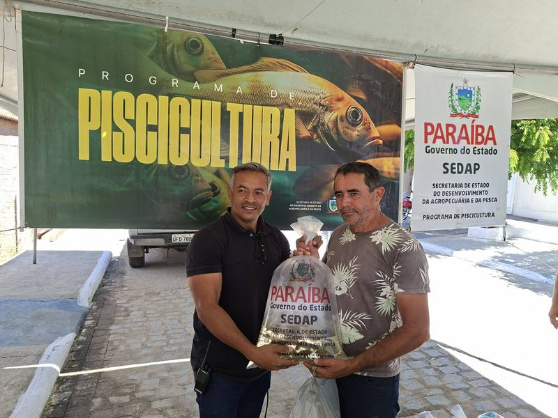 entrega-de-alevinos-agrofeira-passagem-6.jpg
